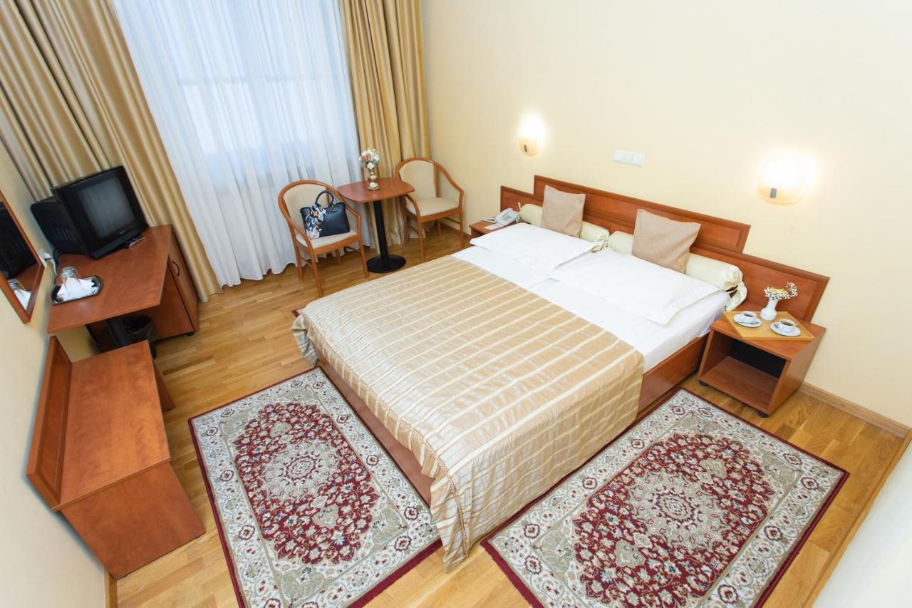 Hotel Fenyo Miercurea Ciuc Exteriér fotografie